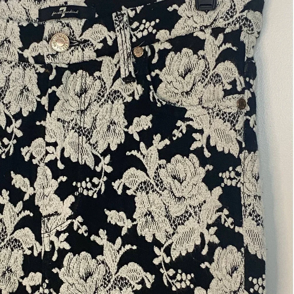 7 for all Mankind Black & White Floral Stretch Jean Leggings - Picture 7 of 13